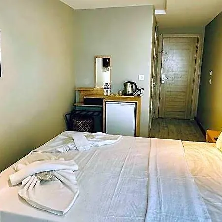 The Hera Gold Hotel 3*