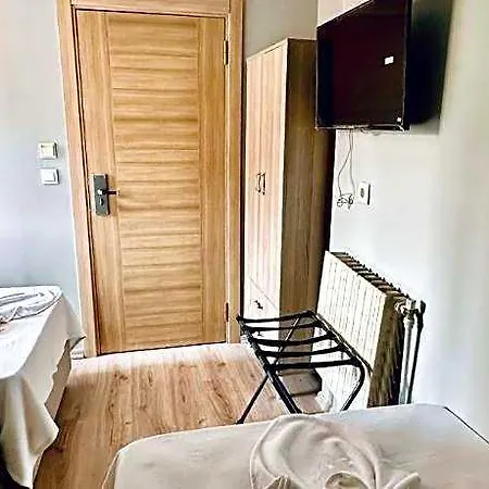 The Hera Gold 3*