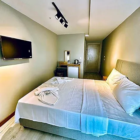 The Hera Gold Hotel 3*