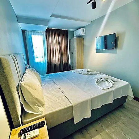 The Hera Gold 3*