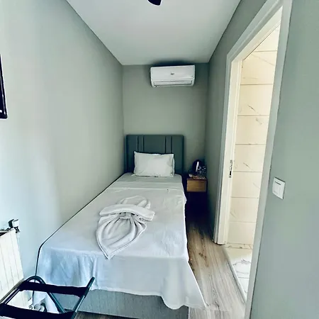 The Hera Gold 3*